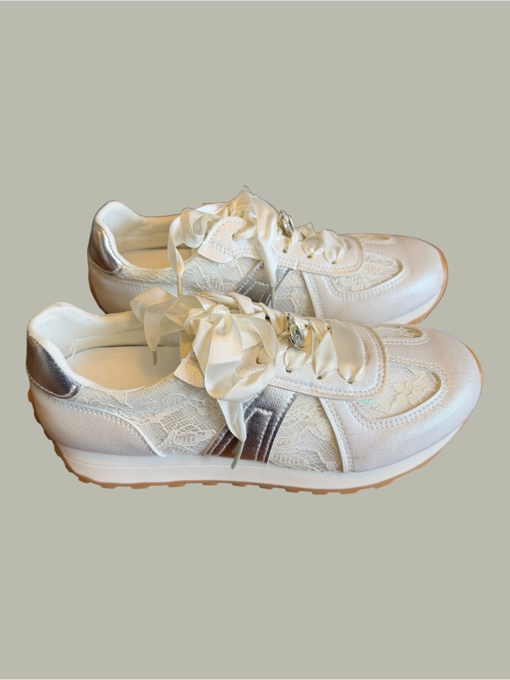 Lace Ribbon Detail Women’s White Sneakers - Picture 4 of 8